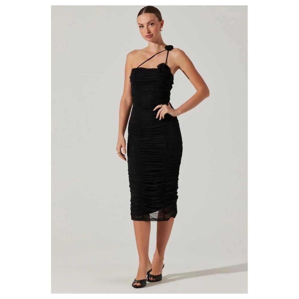 ASTR | Corsage Ruched Bodycon Midi Dress In Black | XS - Picture 2 of 10